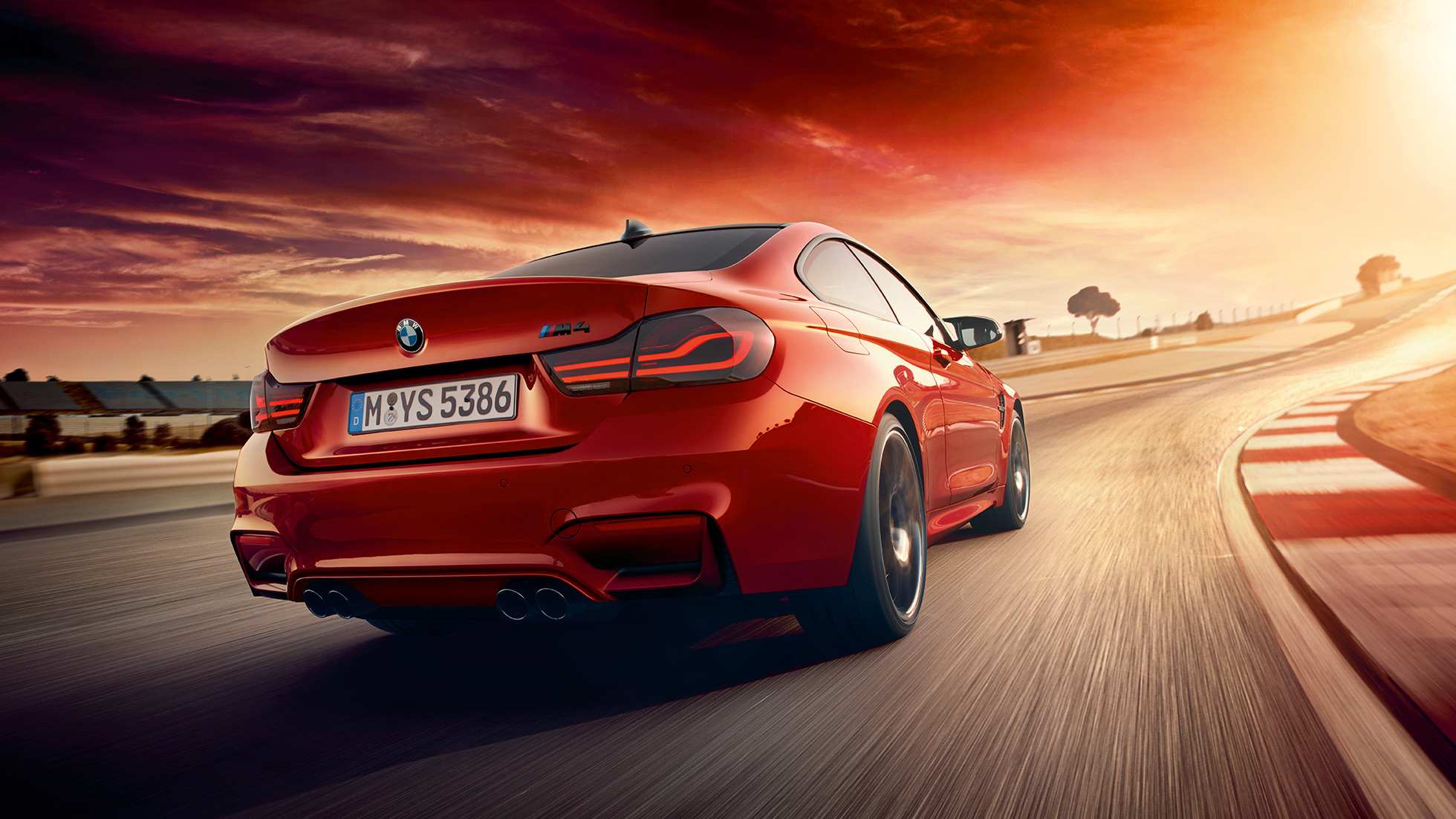 BMW M4 kupė, vairavimo dinamika BMW M4 kupė, vairavimo dinamika, automobilio dinaminės savybės