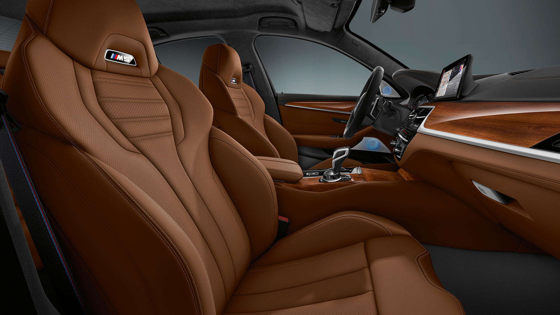 BMW Individual kolekcija BMW M5 Competition interjeras