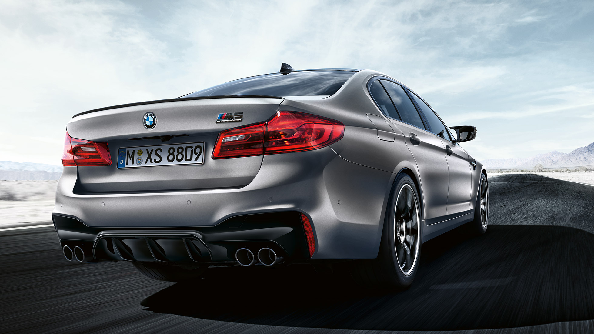 LED galiniai žibintai BMW M5 Competition dizainas, trijų ketvirčių vaizdas iš galo