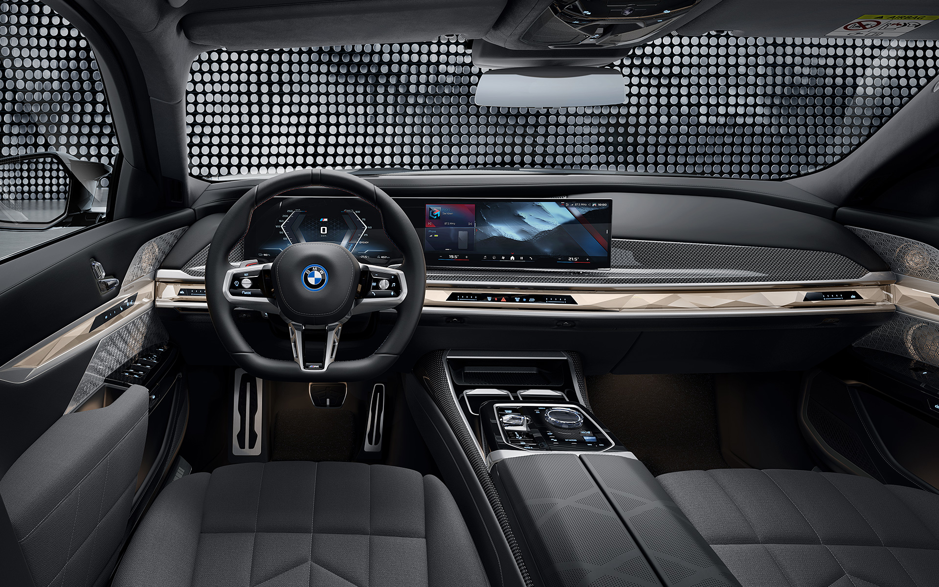 BMW i7 M70 xDrive sedano G70 interjeras vairuotojo erdvė