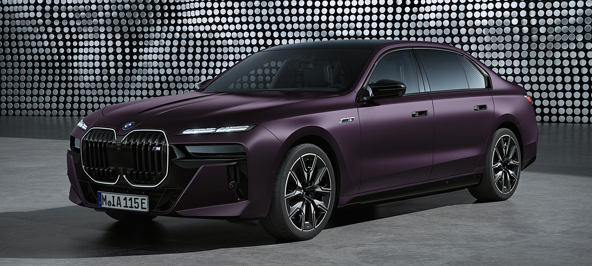 Frozen Purple išskirtinė dažų apdaila BMW 7 serijos M G70 modelis BMW 7 serijos M G70 modelio Frozen Purple išskirtinė dažų apdaila