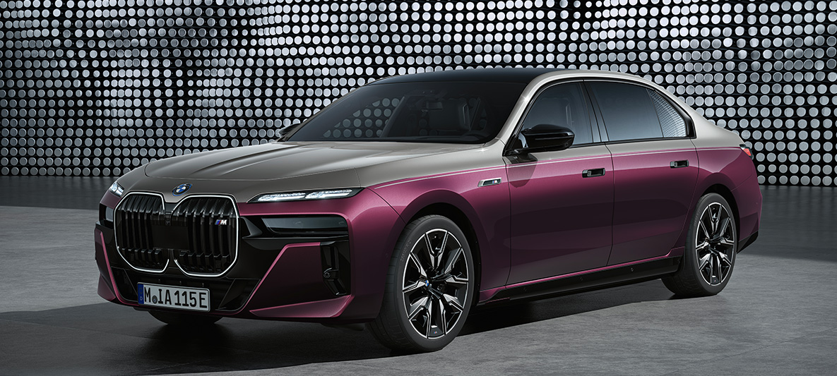 Wildberry TT Oxid Grey išskirtinė dažų apdaila BMW 7 serijos M G70 modelis BMW 7 serijos M G70 modelio Wildberry TT Oxid Grey išskirtinė dažų apdaila