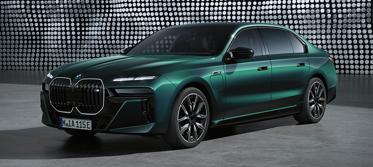 Aurora Diamond Green išskirtinė dažų apdaila BMW 7 serijos G70 modelis BMW 7 serijos M modelis G70 Aurora Diamond Green išskirtinė dažų apdaila