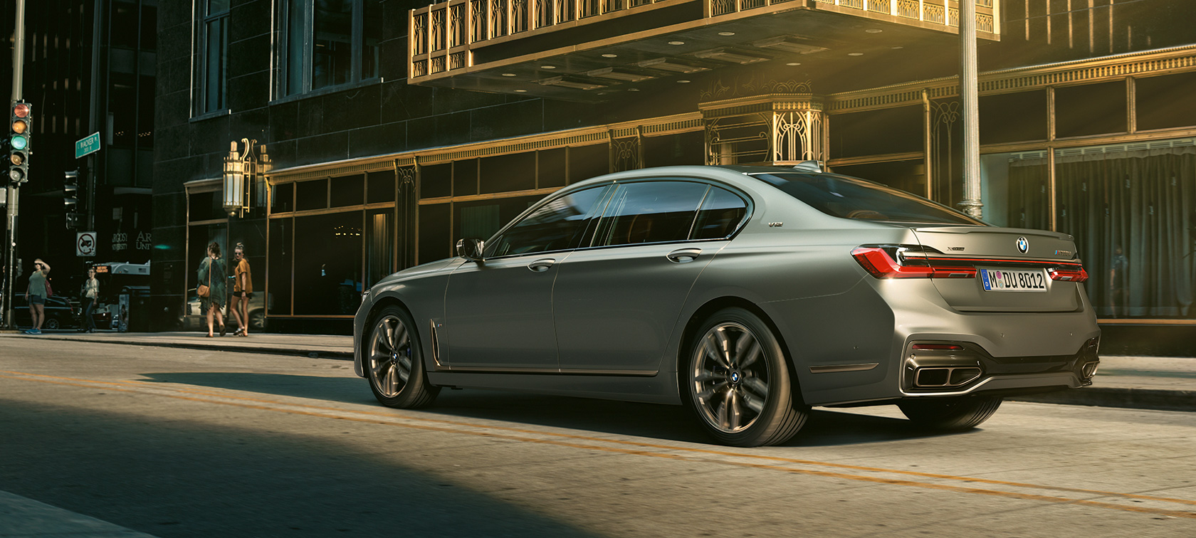 BMW M760Li xDrive sedanas BMW M760Li xDrive sedanas, dizainas, dinamika