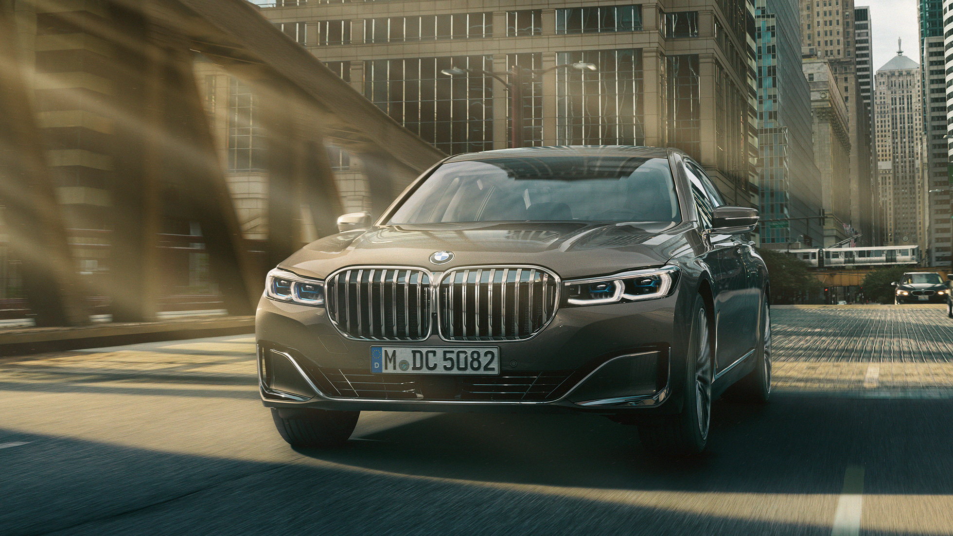 Vairavimo dinamika BMW M760Li xDrive sedanas, vairavimo dinamika