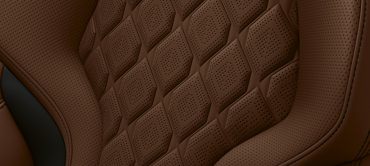Taruma Brown rudos spalvos oda. BMW Individual M8 kabrioletas, Taruma Brown rudos spalvos odos interjero apdaila.