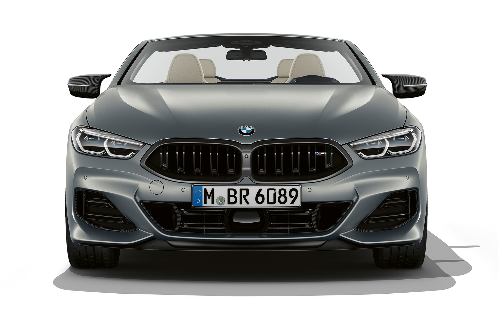 Vaizdas iš priekio BMW M850i xDrive kabrioletas G14 LCI Facelift 2022 BMW M850i xDrive kabrioletas G14 LCI Facelift 2022 vaizdas iš priekio