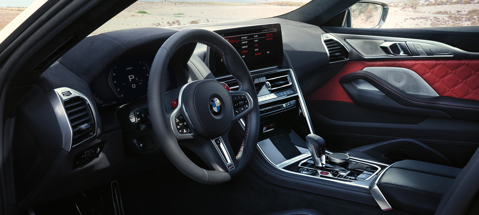 BMW M8 Competition Gran kupė F93 LCI Facelift 2022 vairuotojo erdvė valdymo ekranas BMW M8 Competition Gran kupė F93 LCI Facelift 2022 vairuotojo erdvė valdymo ekranas