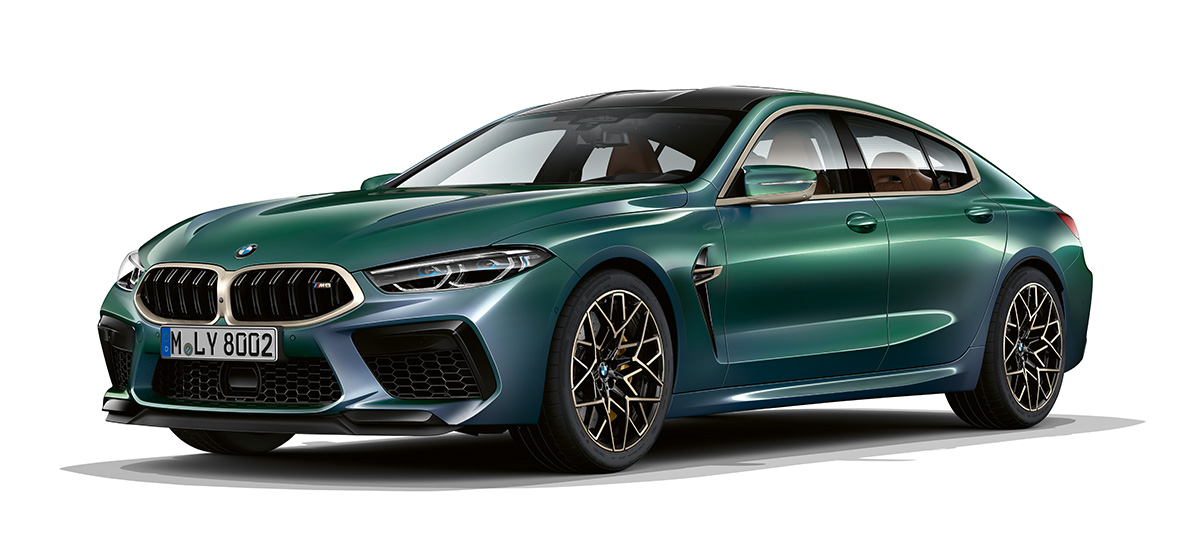BMW M8 Gran kupė pirmoji laida trijų ketvirčių vaizdas iš priekio BMW M8 Gran kupė pirmoji laida F93 2020 BMW Individual Aurora Diamond Green žalio metaliko spalvos, trijų ketvirčių vaizdas iš priekio