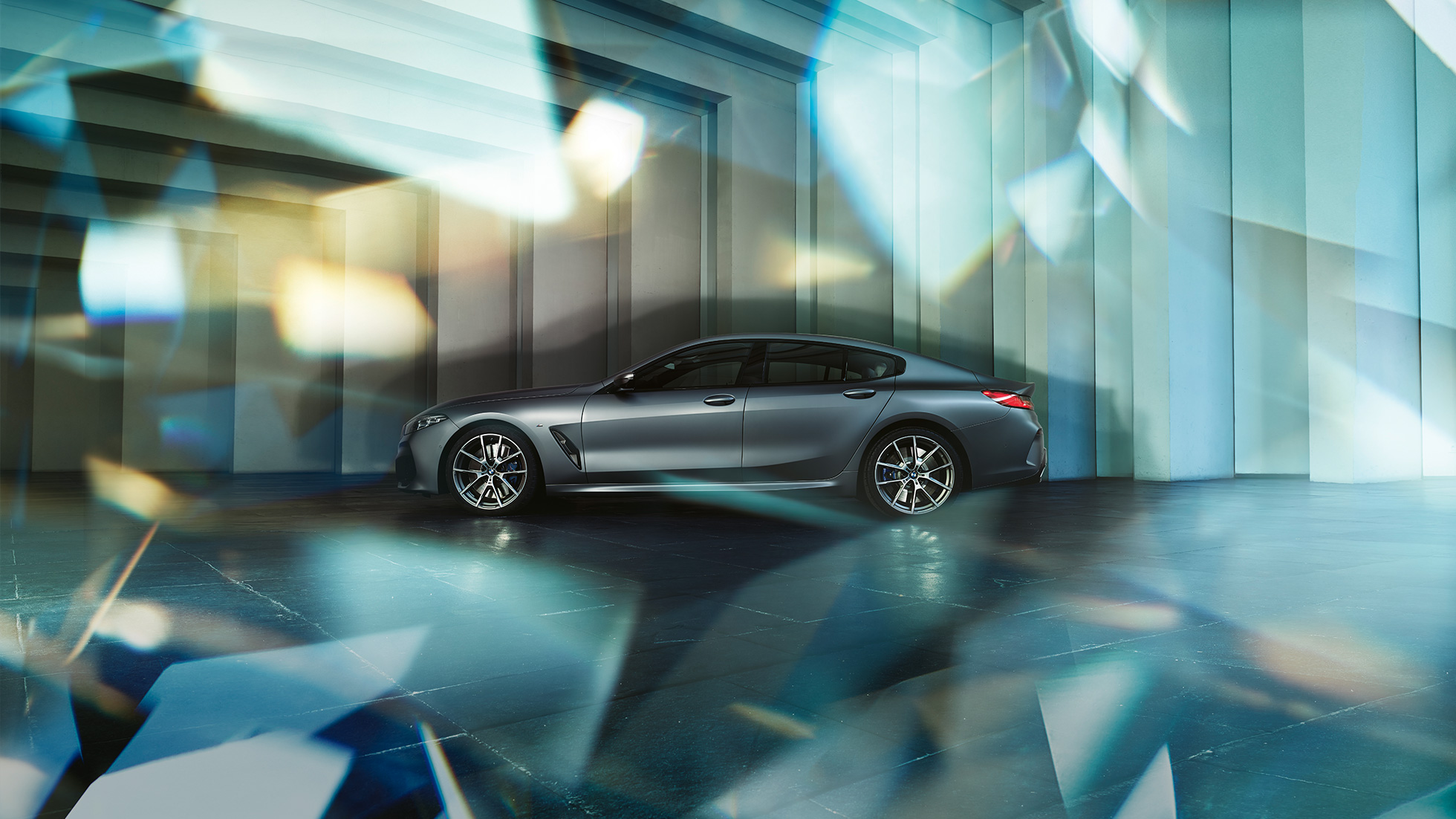 Kupė siluetas BMW M850i xDrive Gran kupė Kupė siluetas BMW M850i xDrive Gran kupė G16 2019 BMW Individual Frozen Bluestone metaliko spalvos vaizdas iš šono