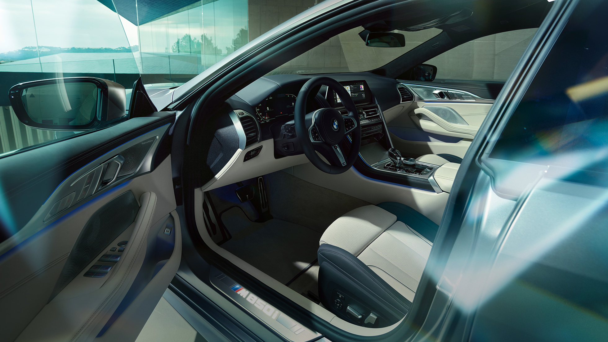 Vairuotojo erdvė BMW M850i xDrive Gran kupė Vairuotojo erdvė BMW M850i xDrive Gran kupė interjeras G16 2019