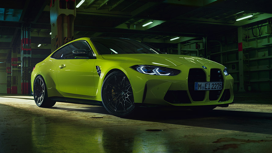 BMW M4 (G82) stovinčio automobilio trijų ketvirčių vaizdas iš šono BMW M serijos BMW M4 (G82) stovinčio automobilio trijų ketvirčių vaizdas iš šono