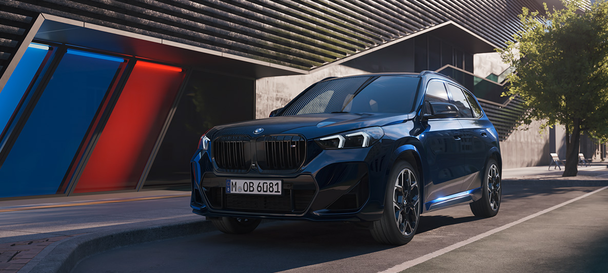 BMW Individual Tanzanite Blue mėlyna metalizuota kėbulo spalva BMW Individual Tanzanite Blue mėlyna metalizuota kėbulo spalva
