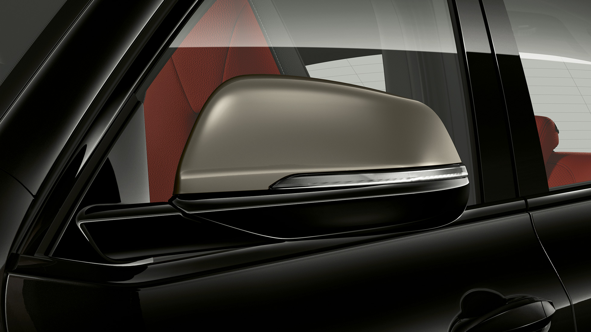 BMW X2 M35i veidrodėlių gaubtai BMW X2 M35i Sapphire Black juodo metaliko spalvos, F39 eksterjeras, pilkos Cerium Grey spalvos veidrodėlių gaubtai