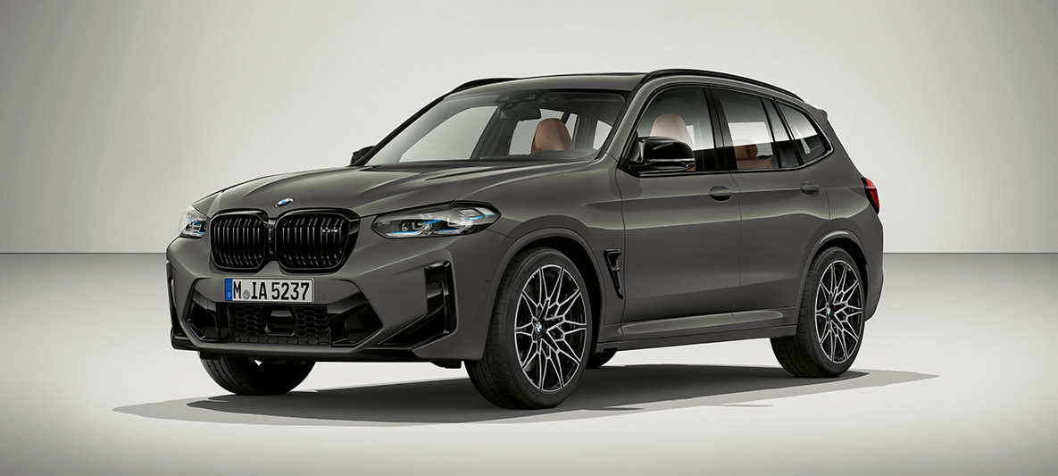 BMW X3 M Individual (F97) LCI Facelift 2021, Grigio Telesto kėbulo spalvos, trijų ketvirčių vaizdas iš priekio BMW X3 M Individual (F97) LCI Facelift 2021, Grigio Telesto kėbulo spalvos, trijų ketvirčių vaizdas iš priekio