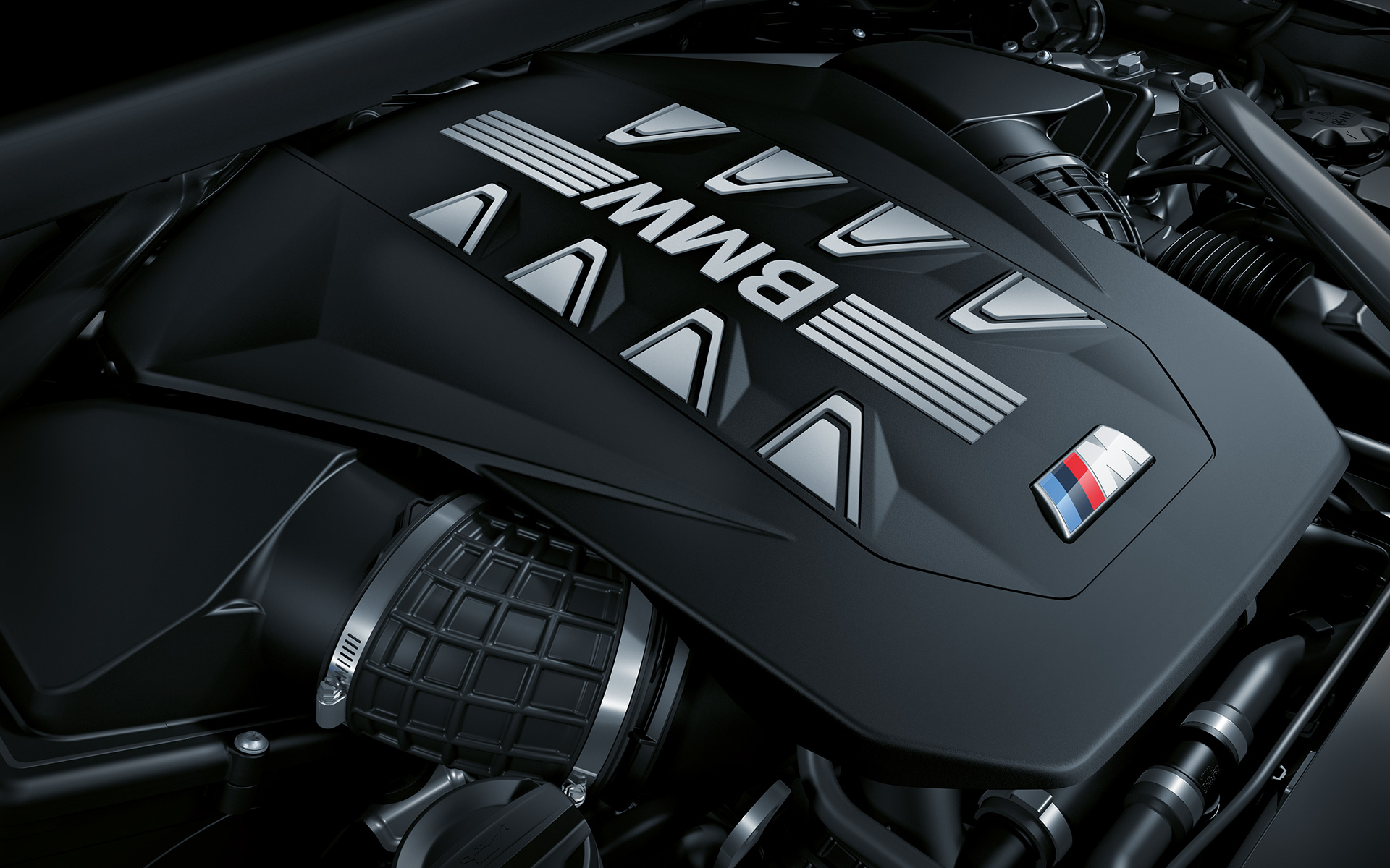 BMW X5 M60i xDrive G05 MP variklis BMW X5 M60i xDrive G05 MP variklio vaizdas iš arti