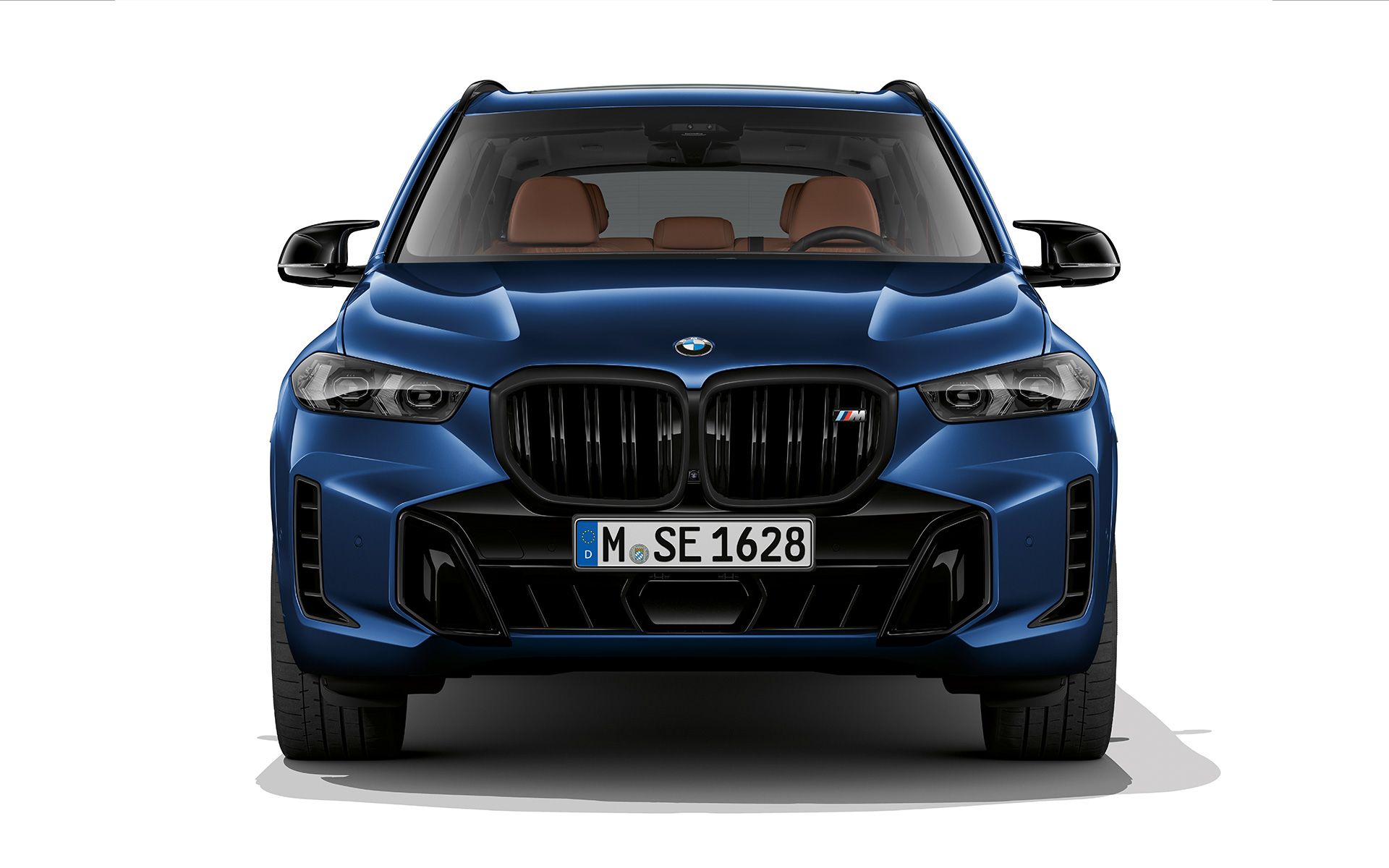 BMW X5 M60i xDrive G05 MP priekinė dalis BMW X5 M60i xDrive G05 MP priekinės dalies vaizdas iš arti