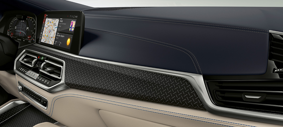BMW X6 M Individual F96 SUV 2020 interjeras BMW X6 M F96 SUV 2020 BMW Individual aukštos kokybės medienos Fineline juodos spalvos interjero apdaila su aliuminio intarpais