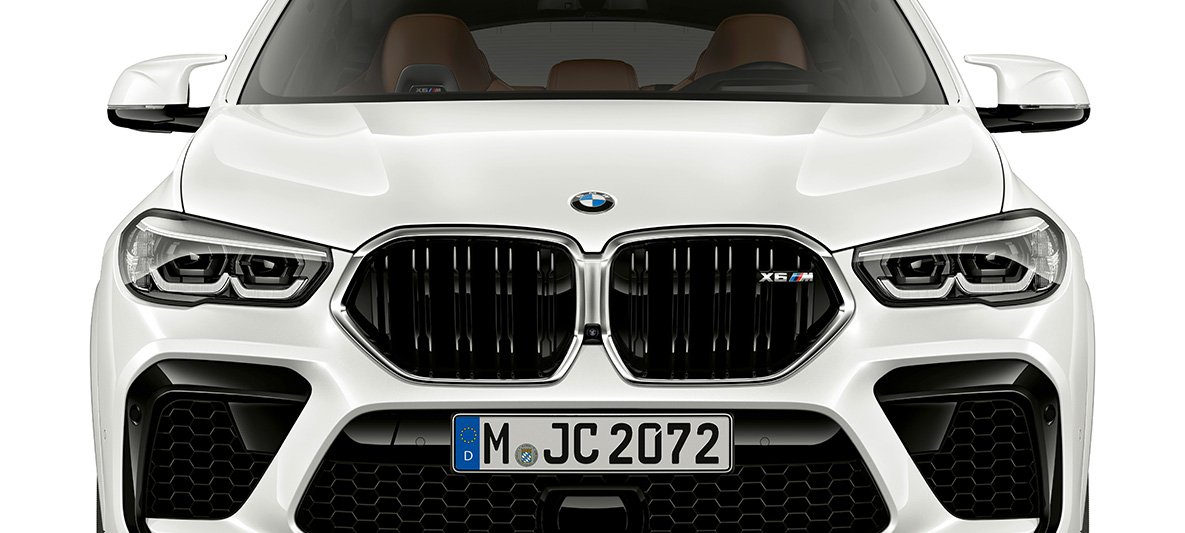 BMW X6 M (F96) priekinė dalis M priekinės dvigubos grotelės, BMW X6 M (F96) 2020 SUV vaizdas iš priekio