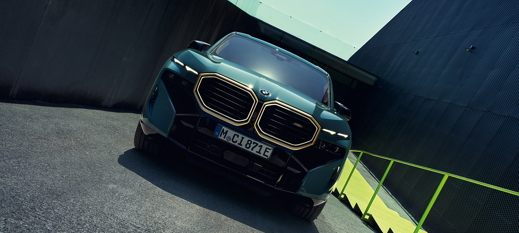 BMW XM G09 Vairavimo dinamika BMW XM G09 vairavimo dinamikos akcentai