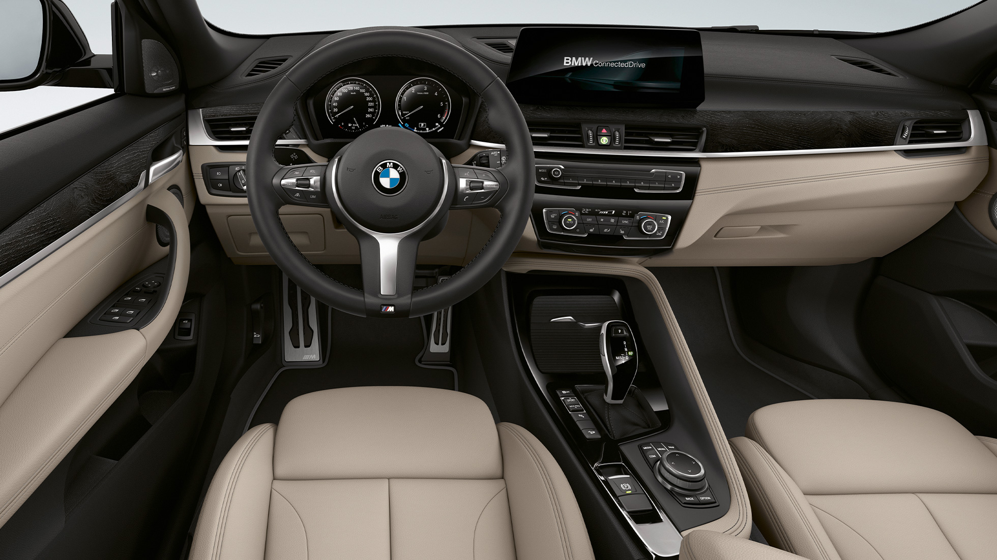 BMW X2 sDrive20i modelio M Sport X vairuotojo erdvė BMW X2 sDrive20i modelio M Sport X 2018 F39 vairuotojo erdvė, interjeras