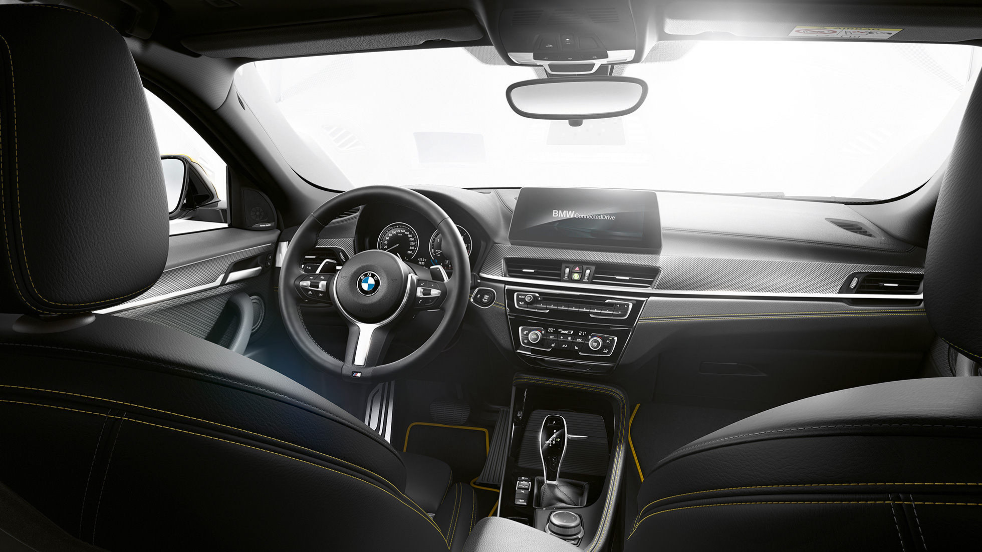 BMW X2 F39 vairuotojo erdvė BMW X2 2018 F39 vairuotojo erdvė, interjeras