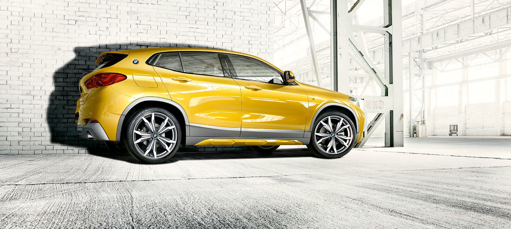 Trijų ketvirčių vaizdas iš priekio, BMW X2 (F39) Trijų ketvirčių vaizdas iš priekio, BMW X2 (F39) 2020 pilkos Brooklyn Grey spalvos
