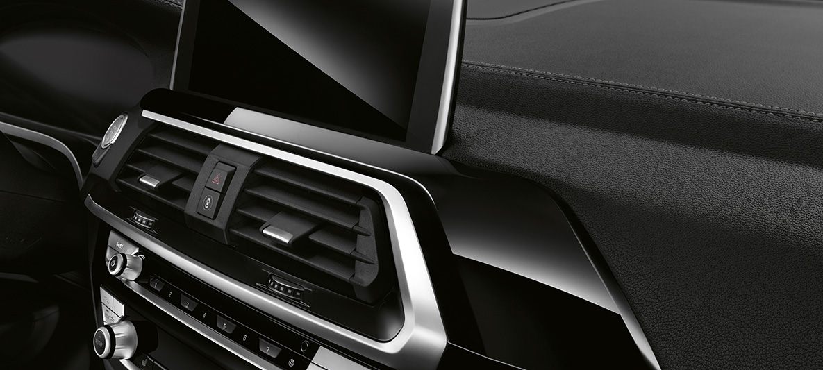 BMW X3, BMW Individual juodos spalvos interjero apdaila „Piano Black“ BMW X3, BMW Individual juodos spalvos interjero apdaila „Piano Black“