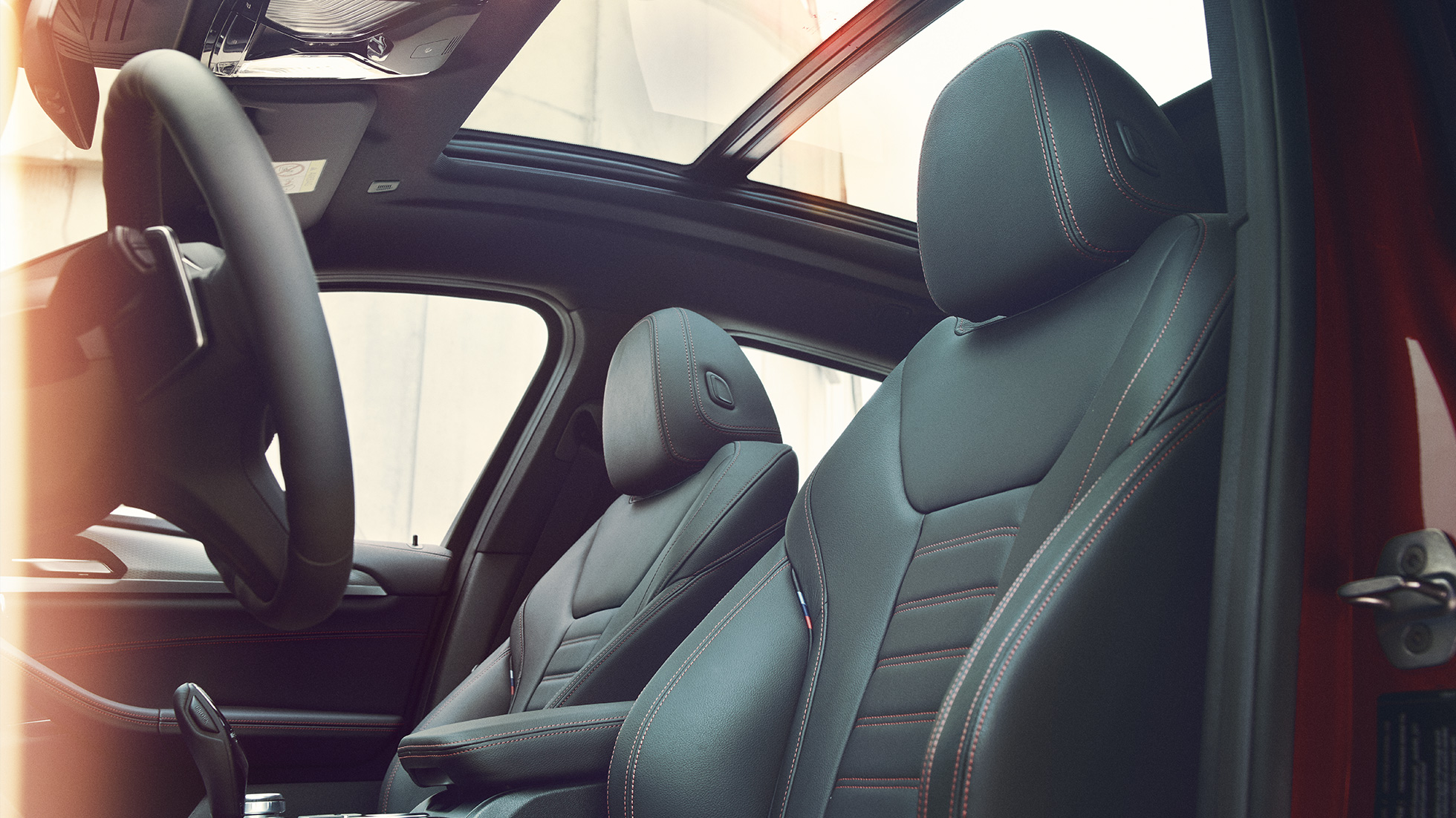 Sportinės sėdynės BMW X4 Sportinės sėdynės BMW X4 G02 2018 interjere