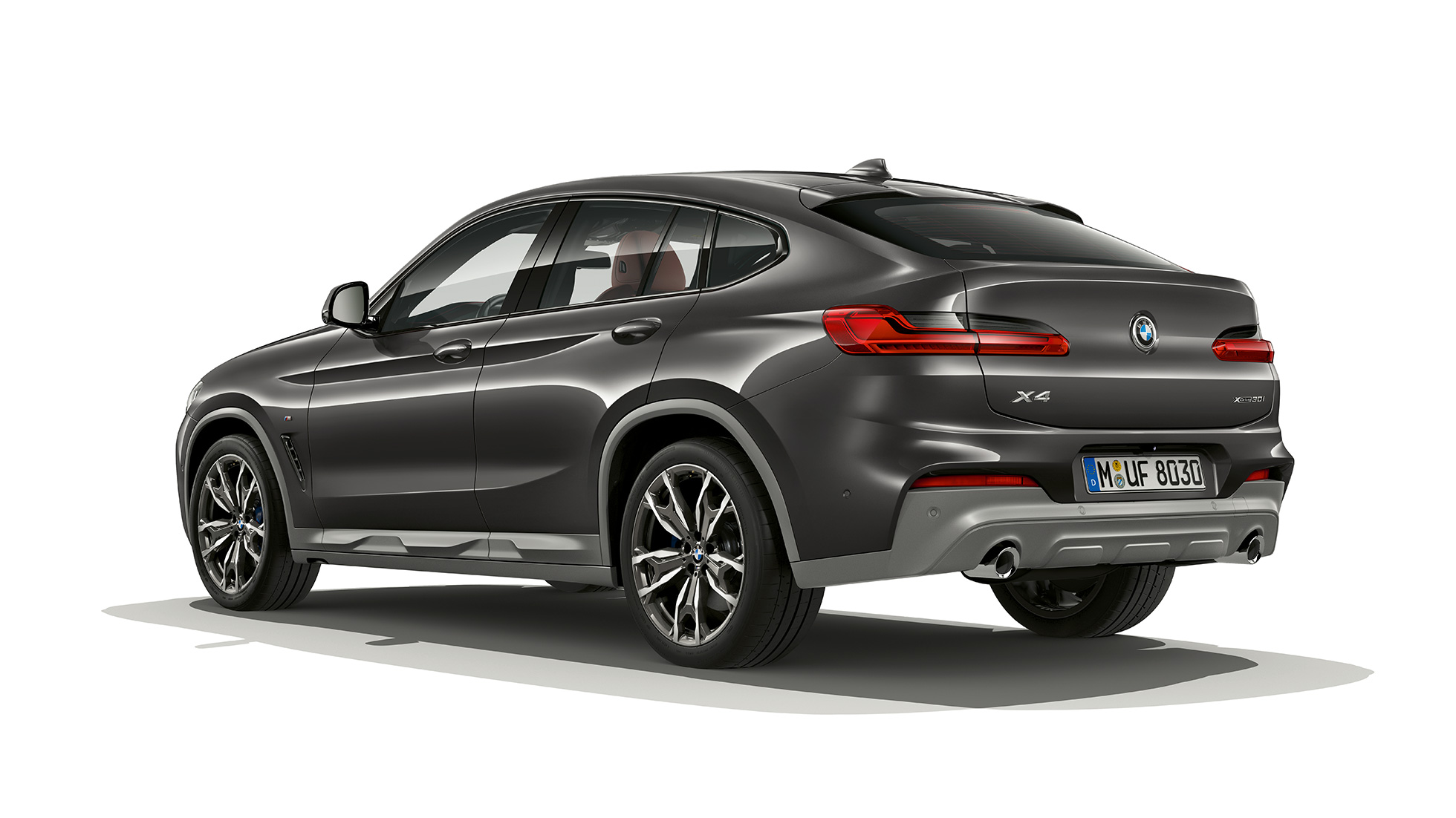BMW X4 M Sport X modelio trijų ketvirčių vaizdas iš priekio BMW X4 xDrive30i M Sport X modelis G02 2018 Sophisto Grey brilliant effect tviskios pilkos spalvos trijų ketvirčių vaizdas iš galo