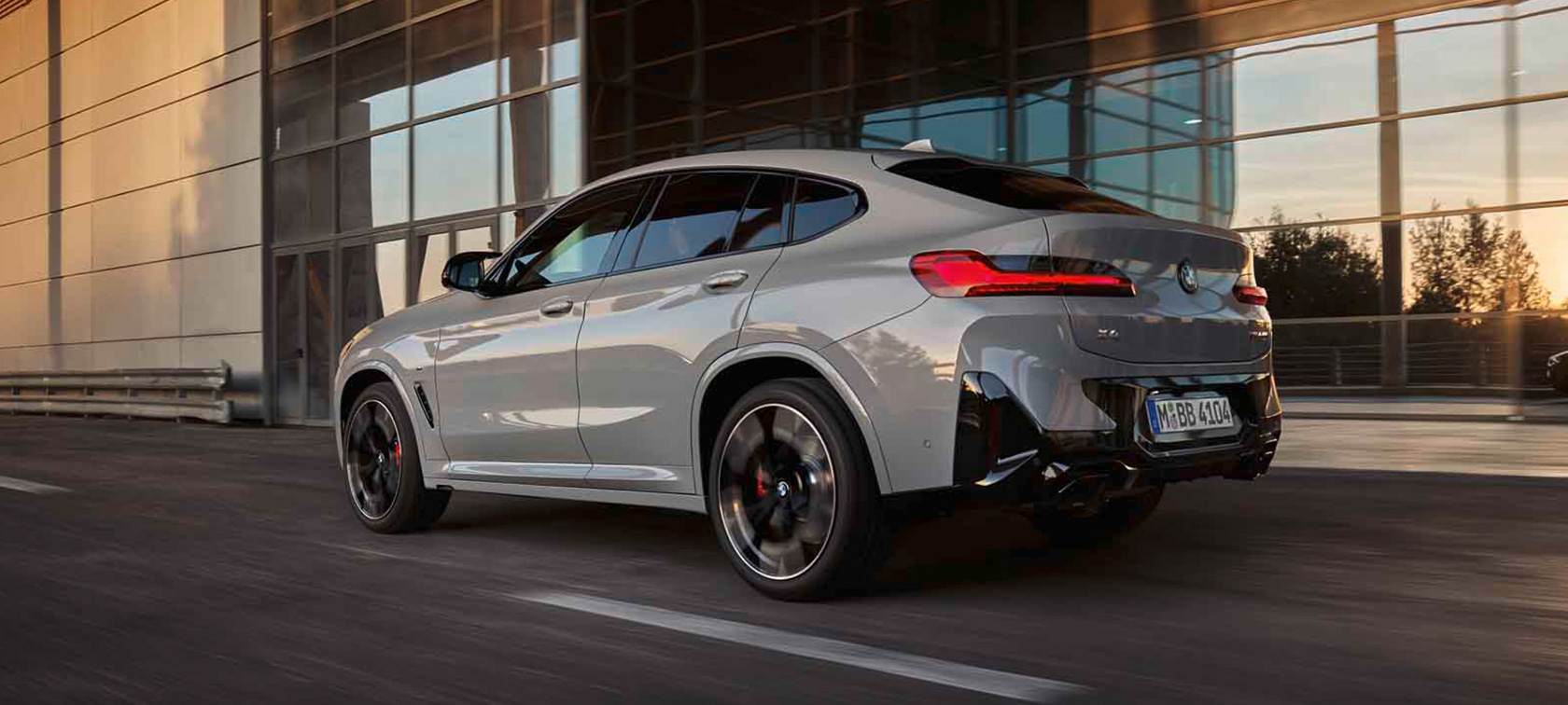 BMW X4 varikliai ir techniniai duomenys BMW Lietuva