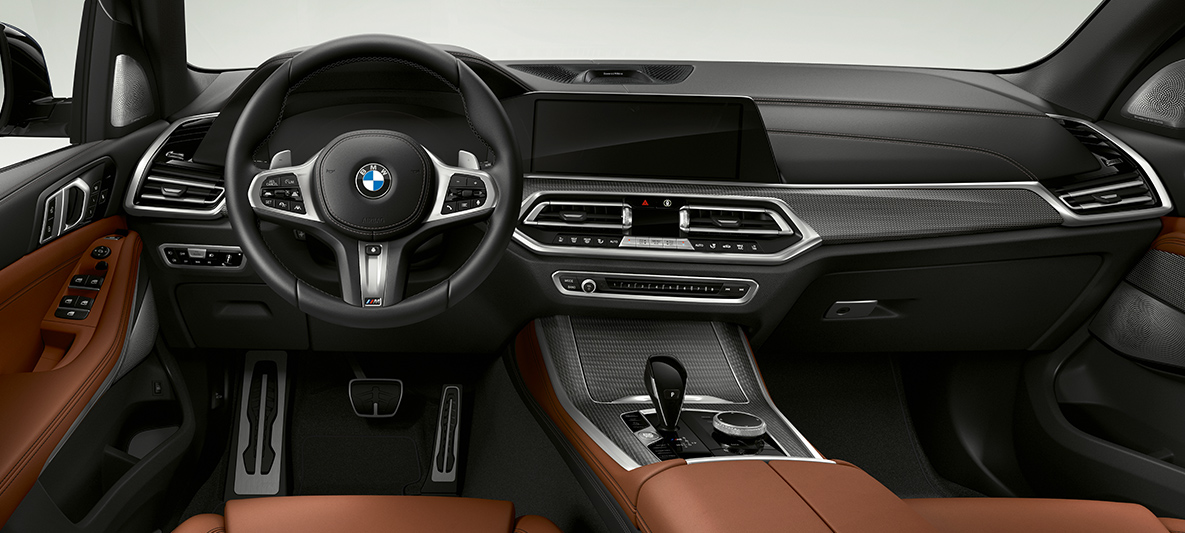 BMW X5 M50d interjeras BMW X5 M50d interjeras su salonu, panele ir centrine konsole