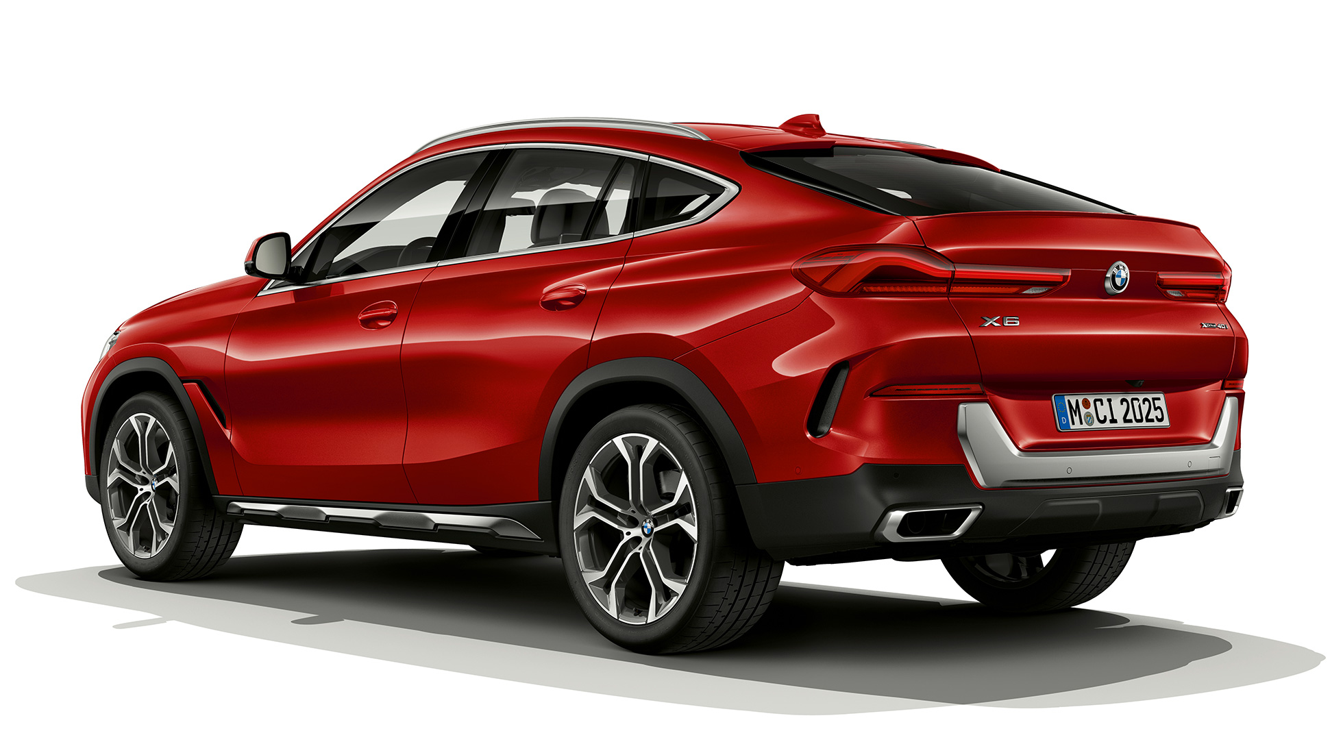 BMW X6 su BMW xLine, galas BMW X6 su BMW xLine trijų ketvirčių vaizdas iš galo