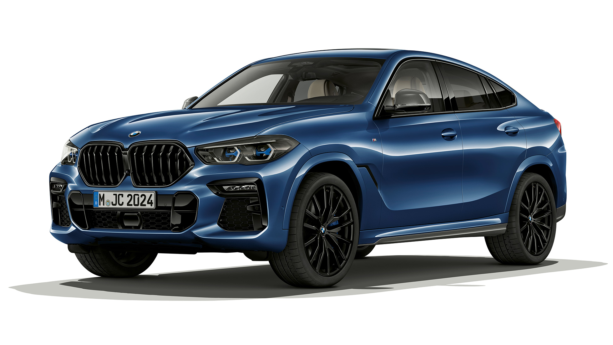BMW X6 su M Sport paketu, eksterjeras BMW X6 su M Sport paketu trijų ketvirčių vaizdas iš priekio