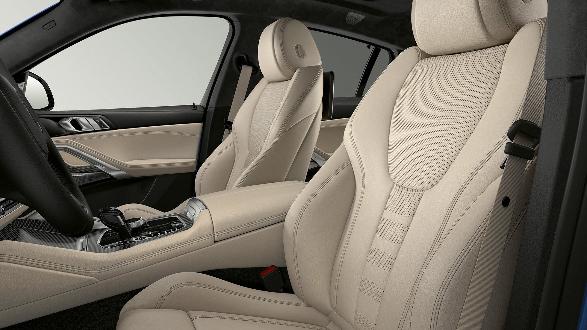 BMW X6 su M Sport paketu, apmušalai BMW X6 su M Sport paketu interjeras ir apmušalų vaizdas iš arti