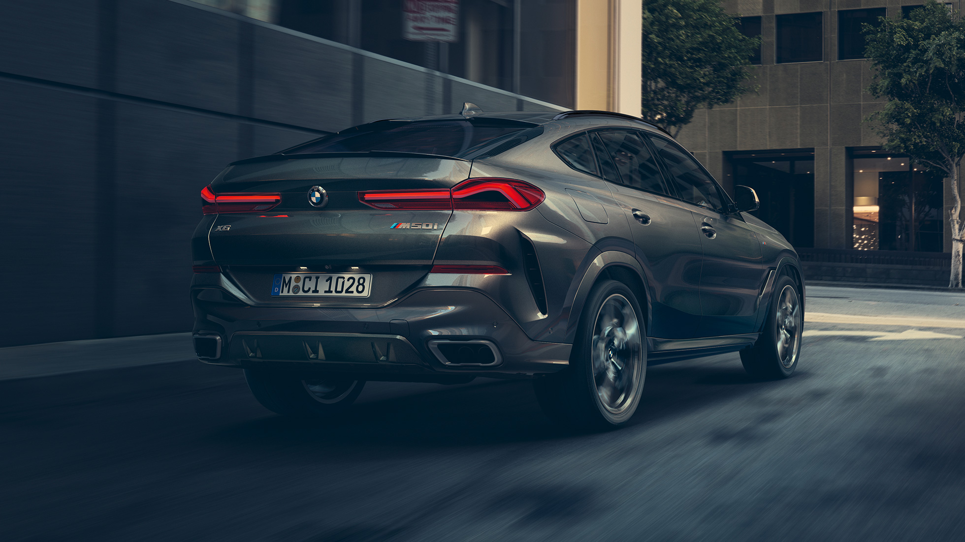 Adaptyvioji M pakaba Professional BMW X6 trijų ketvirčių vaizdas iš galo