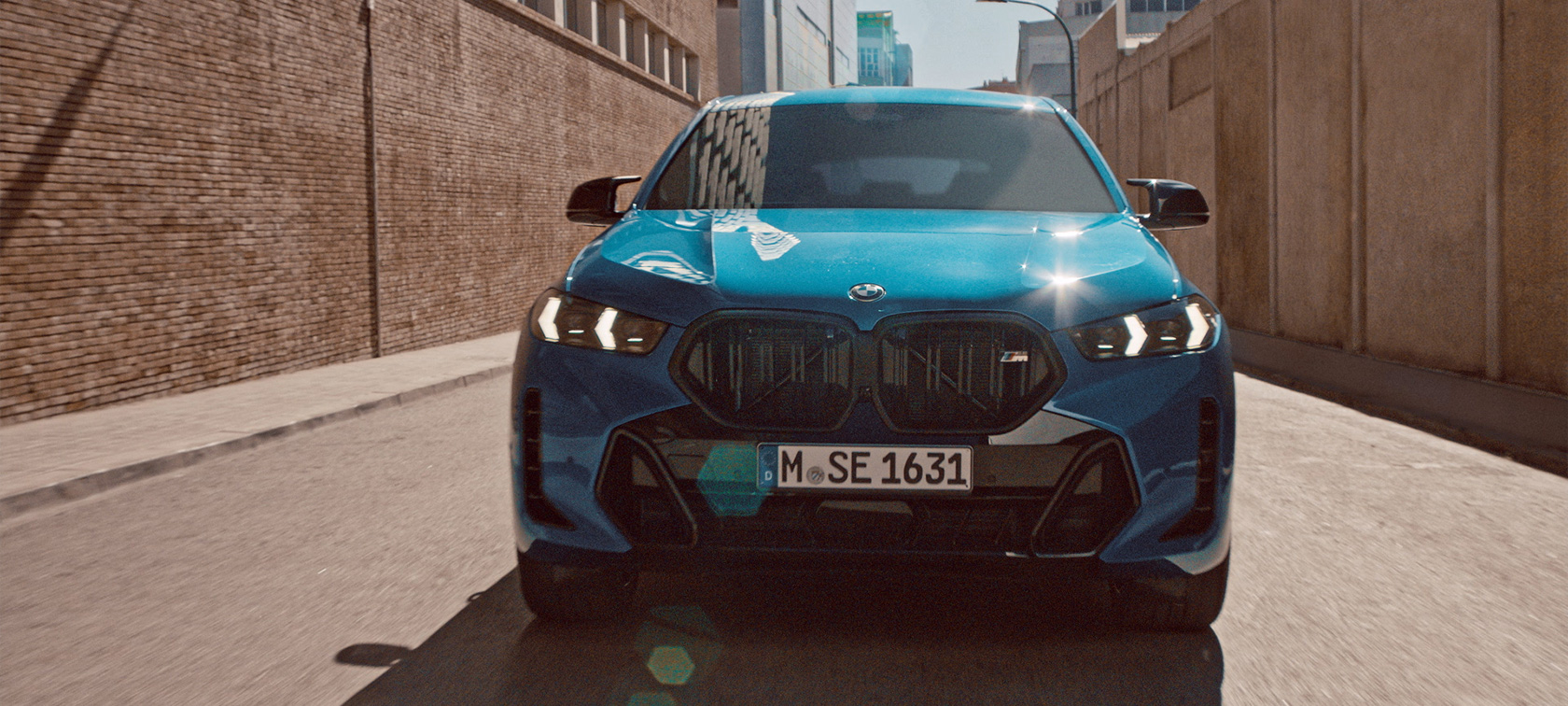 Vaizdo įrašas apie eksterjerą BMW X6 G06 LCI BMW X6 G06 LCI vaizdo įrašas apie eksterjerą
