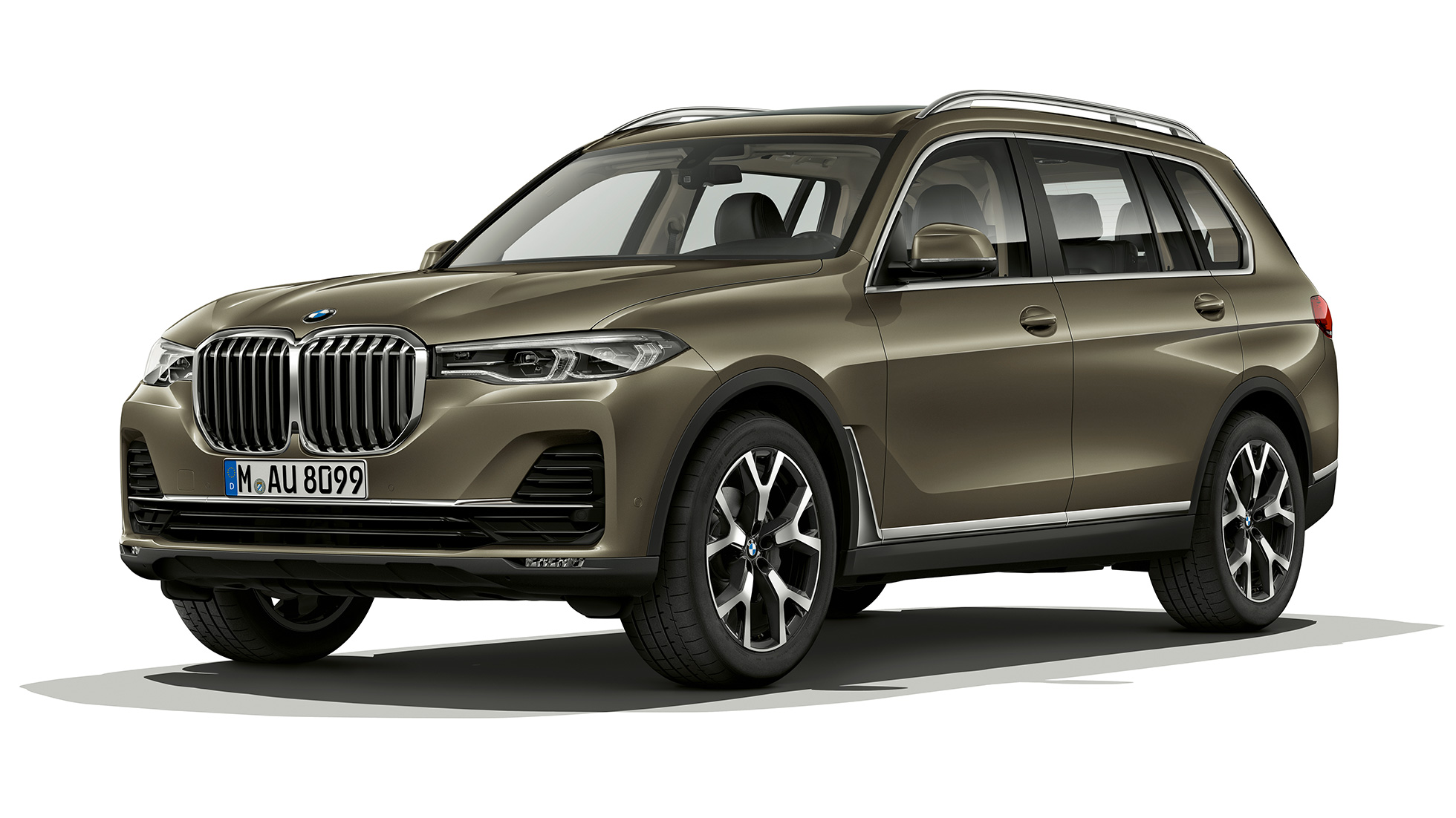 BMW X7 Standard equipment Studio shot of the BMW X7 three-quarter front view in Vermont bronze