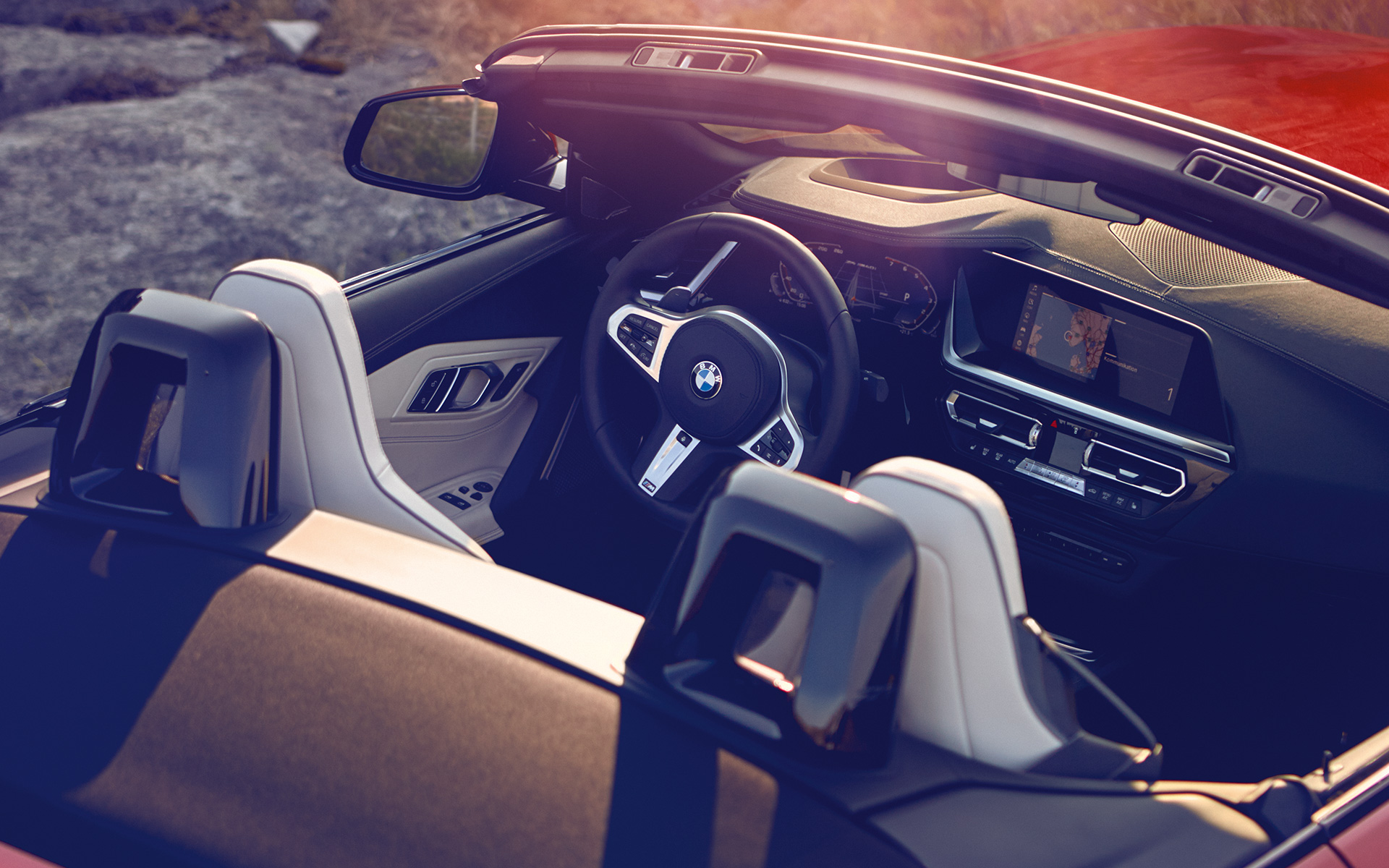 BMW Z4 Roadster (G29) vairuotojo erdvės vaizdas iš paukščio skrydžio BMW Z4 Roadster (G29) vairuotojo erdvės vaizdas iš paukščio skrydžio