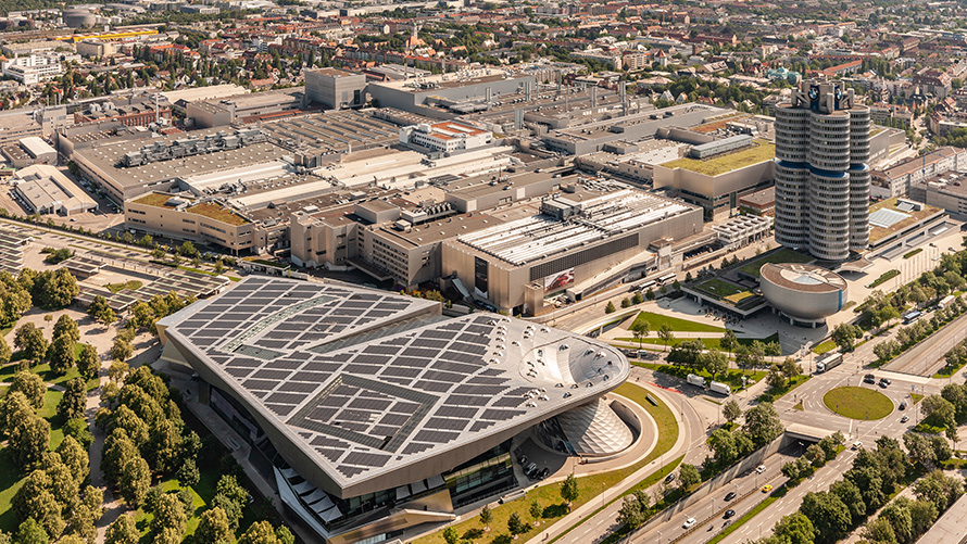 Atitiktis BMW grupės tvarumo strategija Valdymas BMW grupės tvarumo strategija Valdymas Atitiktis BMW būstinės vaizdas iš paukščio skrydžio