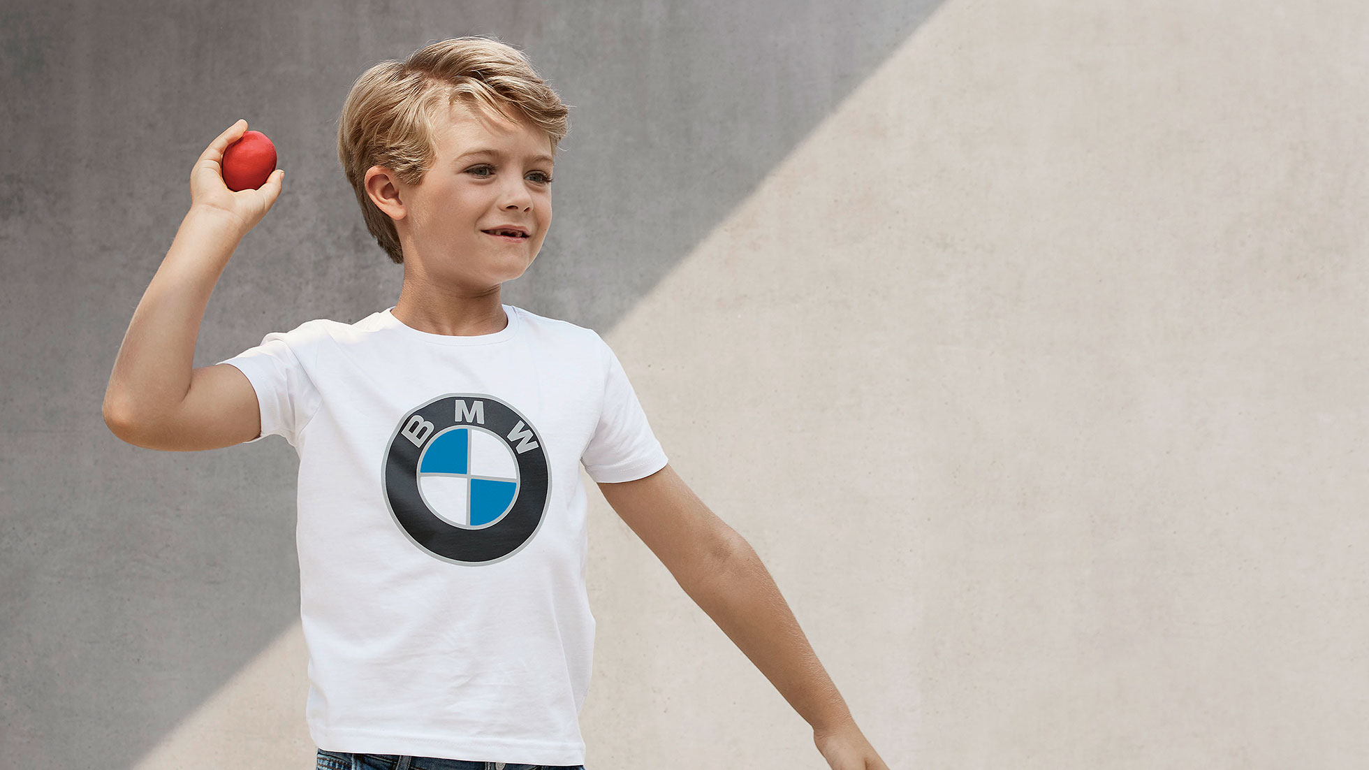 BMW kolekcija vaikams Berniukas su BMW Kids Collection aksesuarais