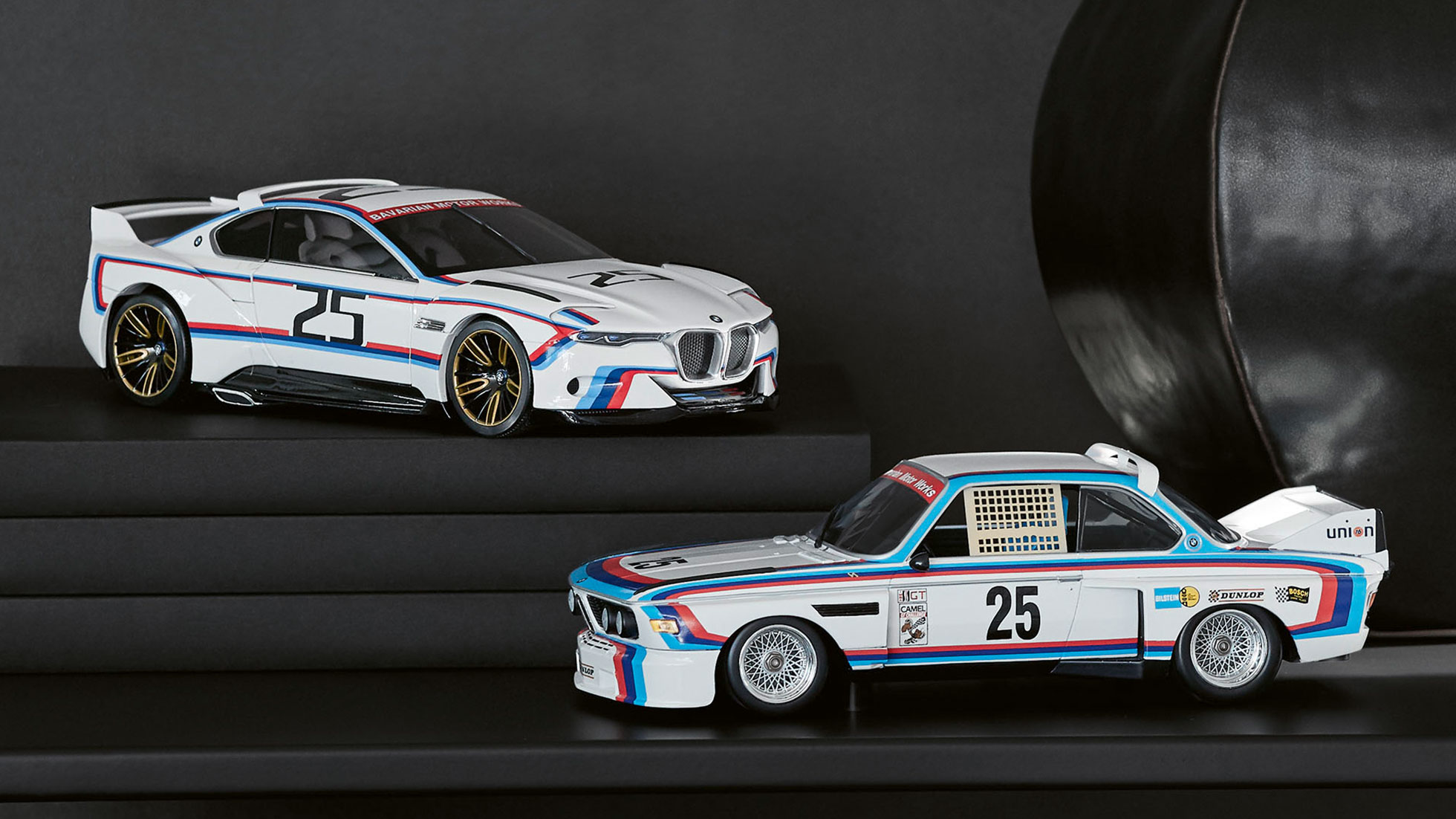 BMW Miniatures kolekcijos miniatiūros Nuotraukoje dvi BMW Miniatures kolekcijos miniatiūros