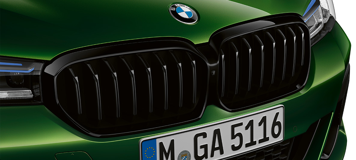 BMW M5 sedanas M priekinės grotelės iš blizgios M Shadow Line BMW M5 sedanas M priekinės grotelės iš blizgios M Shadow Line