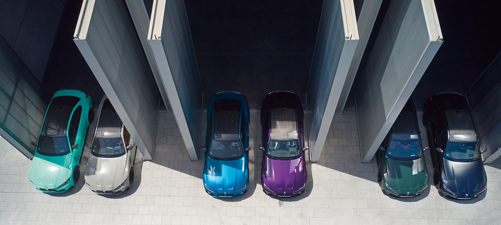 Šeši BMW M modeliai su BMW Individual dažų apdaila Šeši BMW M modeliai su BMW Individual dažų apdaila vaizdas iš viršaus