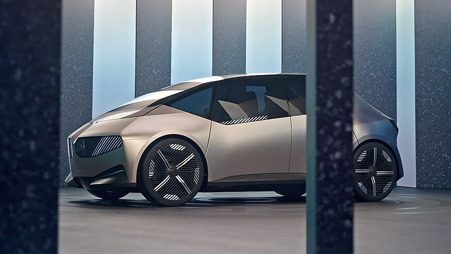 Vaizdo įrašas apie monolitinį BMW i Vision Circular 2021 dizainą BMW i Vision Circular 2021 vaizdo įrašas apie koncepcinio automobilio monolitinį dizainą