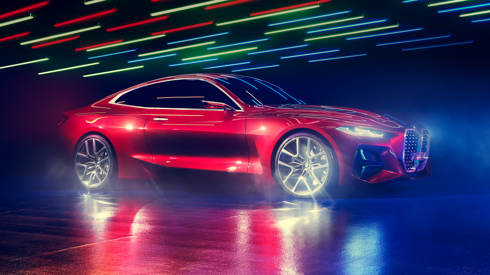 Jausminga BMW 4 koncepto dizaino kalba Jausminga dizaino kalba: BMW 4 koncepto Forbidden Red spalvos eksterjero vaizdas iš šono