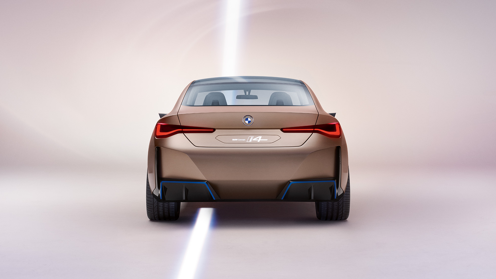 Eksterjeras 2, 2020 m. BMW i4 G26 konceptas Eksterjeras 2, 2020 m. BMW i4 G26 elektrinio automobilio konceptas, vien tik elektra varomas BMW Gran kupė