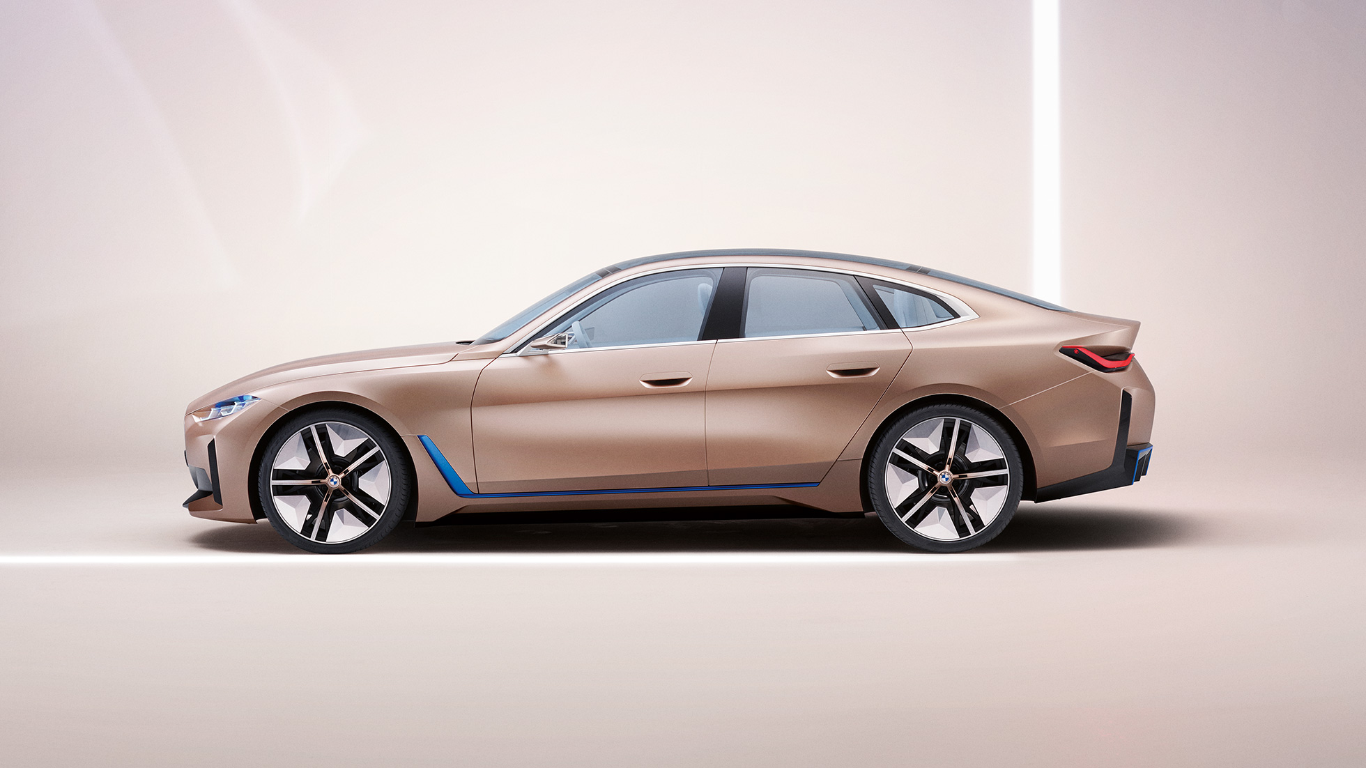Eksterjeras 3, 2020 m. BMW i4 G26 konceptas Eksterjeras 3, 2020 m. BMW i4 G26 elektrinio automobilio konceptas, vien tik elektra varomas BMW Gran kupė