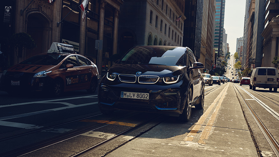 BMW i3s kelyje BMW aukštos įtampos įkrovimas BMW i3s kelyje