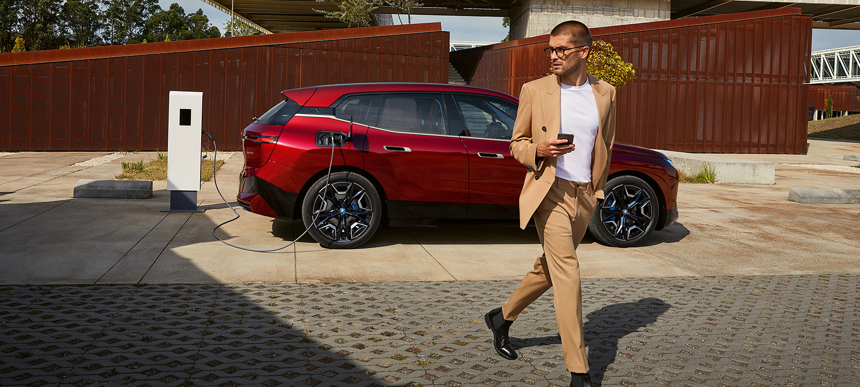 Įkrovimas viešose vietose BMW elektrinis mobilumas, BMW įkrovimas viešose vietose